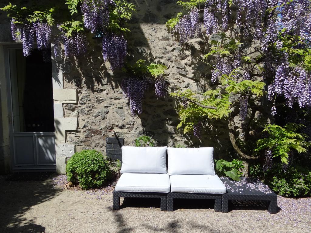 Au Moulin Geant Bed & Breakfast Rochefort-sur-Loire ภายนอก รูปภาพ